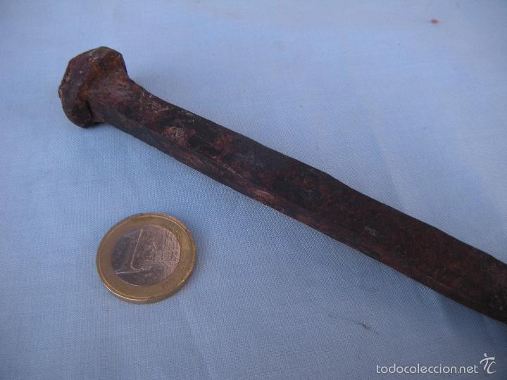 Antig&uuml;edades: ANTIGUO CLAVO DE FORJA - Foto 3