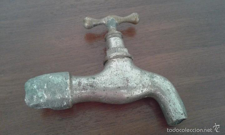 Antig&uuml;edades: Grifo antiguo. - Foto 2