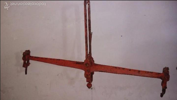 Antig&uuml;edades: BALANZA ROMANA 90CM - Foto 1
