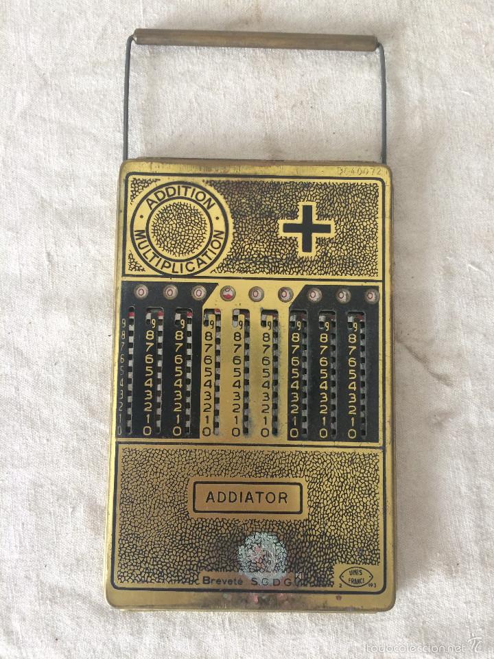 Antig&uuml;edades: CALCULADORA MANUAL ADDIATOR CON SOPORTE EN MADERA Y FUNDA - Foto 8