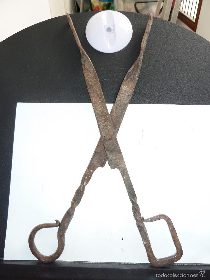 Antig&uuml;edades: 2 PINZAS TIPO TIJERAS DE FORJA - Foto 10