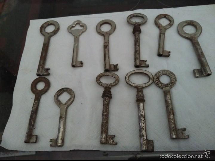 Antig&uuml;edades: 11 llaves miden 6 cms aproximadamente - Foto 1
