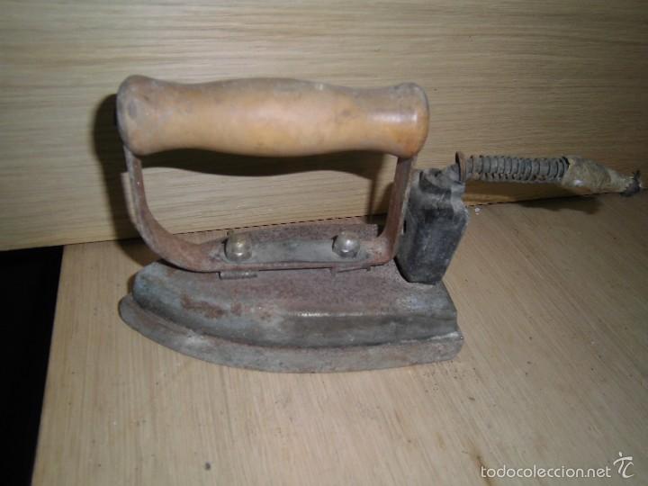 Antig&uuml;edades: plancha electrica de 125 v - Foto 1