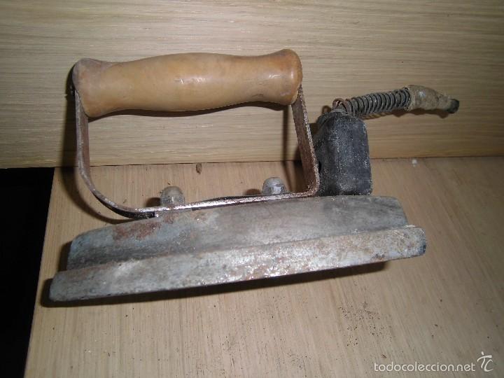 Antig&uuml;edades: plancha electrica de 125 v - Foto 2