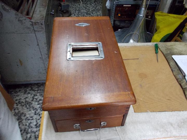 Antig&uuml;edades: Caja registradora - Foto 1