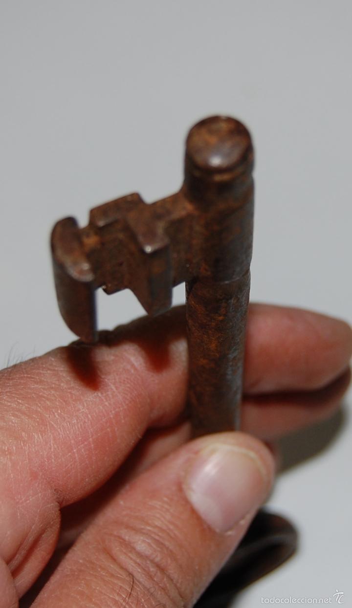Antig&uuml;edades: LLAVE ANTIGUA DE FORJA S. XIX - Foto 2