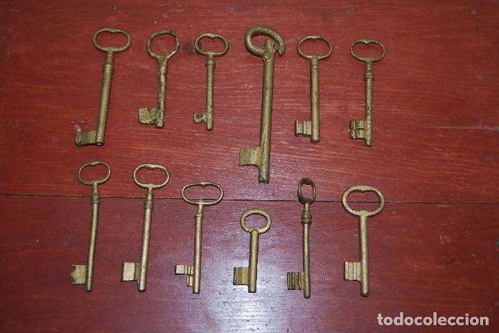 Antig&uuml;edades: DOCE LLAVES DE HIERRO - Foto 2