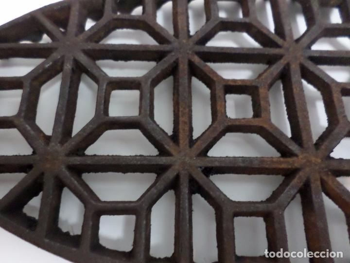 Antig&uuml;edades: SOPORTE PARA PLANCHA - Foto 7