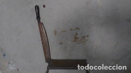 Antig&uuml;edades: guillotina - Foto 2