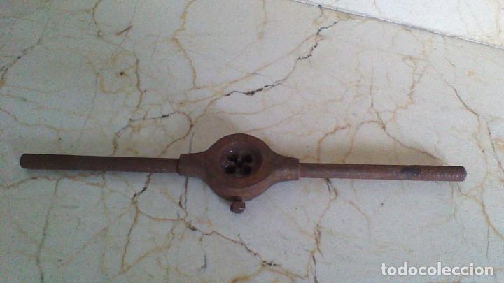 Antig&uuml;edades: ANTIGUA TERRAJA.  24 CM. DE LONGITUD - Foto 1
