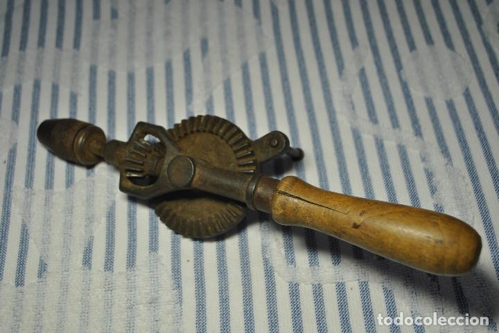 Antig&uuml;edades: Antiguo taladro de mano - Foto 3