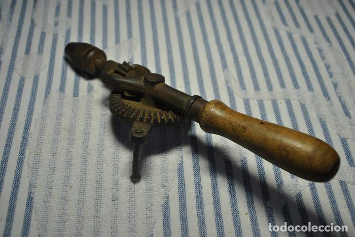 Antig&uuml;edades: Antiguo taladro de mano - Foto 5
