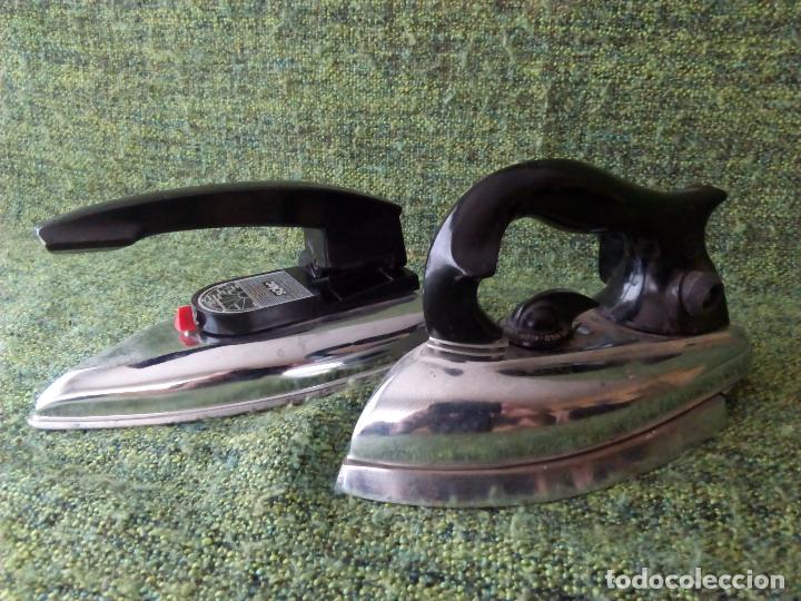 Antig&uuml;edades: LOTE DE DOS PLANCHAS ELECTRICAS - Foto 2
