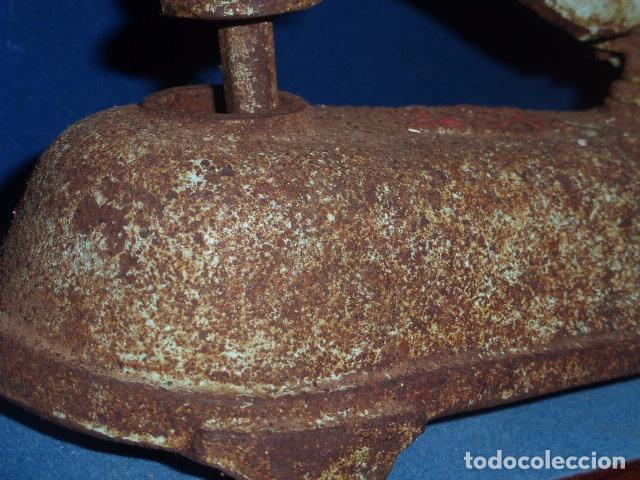 Antig&uuml;edades: ANTIGUA BALANZA DE HIERRO - Foto 2