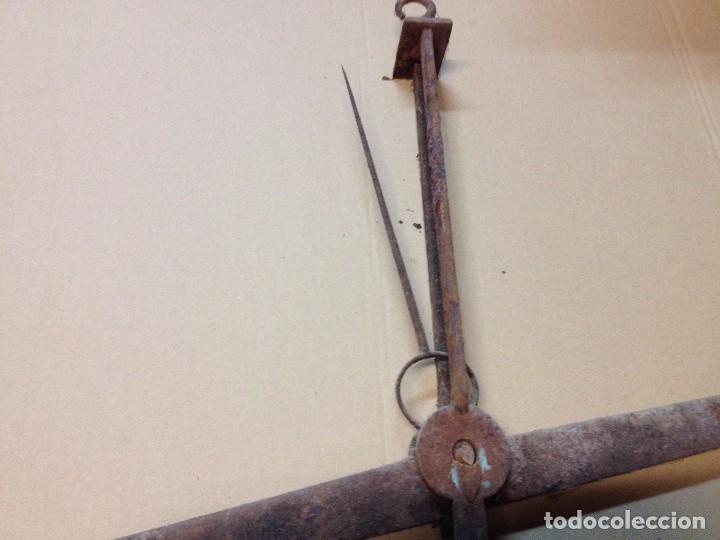 Antig&uuml;edades: BASCULA ROMANA - Foto 2