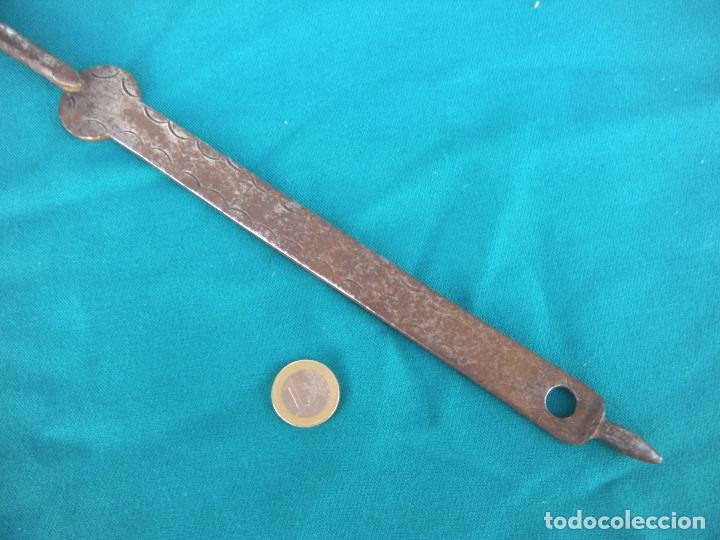 Antig&uuml;edades: ANTIGUO CUCHAR&Oacute;N CUCHARA DE HIERRO FORJADO. - Foto 4