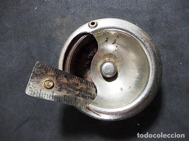 Antig&uuml;edades: ANTIGUO METRO METALICO - Foto 1
