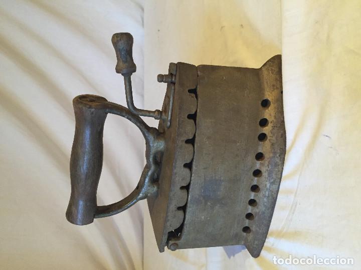 Antig&uuml;edades: M&Aacute;QUINA DE PLANCHAR DE CARB&Oacute;N - Foto 3