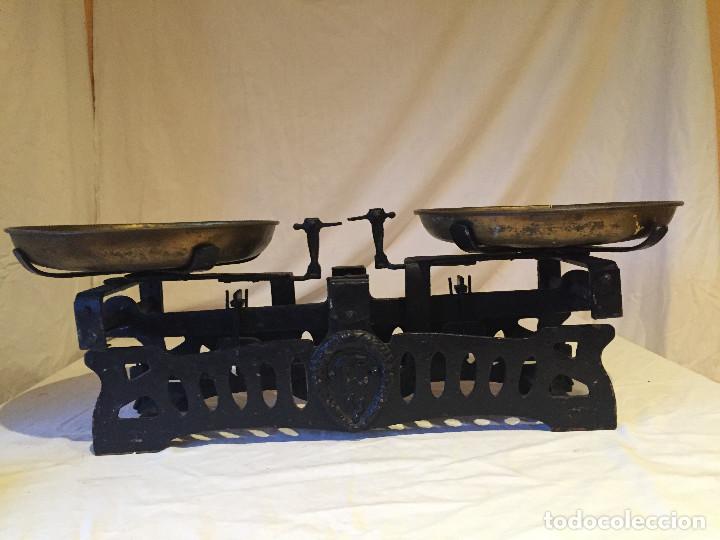 Antig&uuml;edades: B&Aacute;SCULA ANTIG&Uuml;A 15 KG. - Foto 2