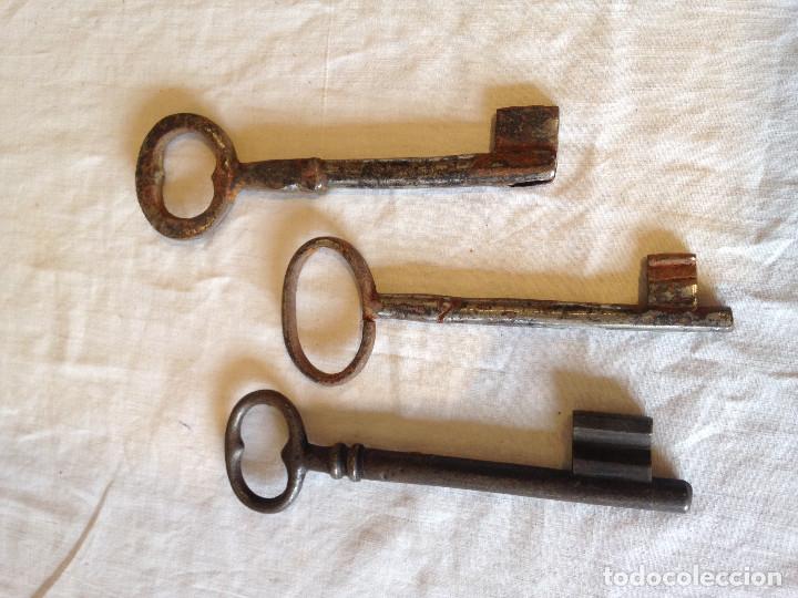 Antig&uuml;edades: SET DE 3 LLAVES - Foto 1