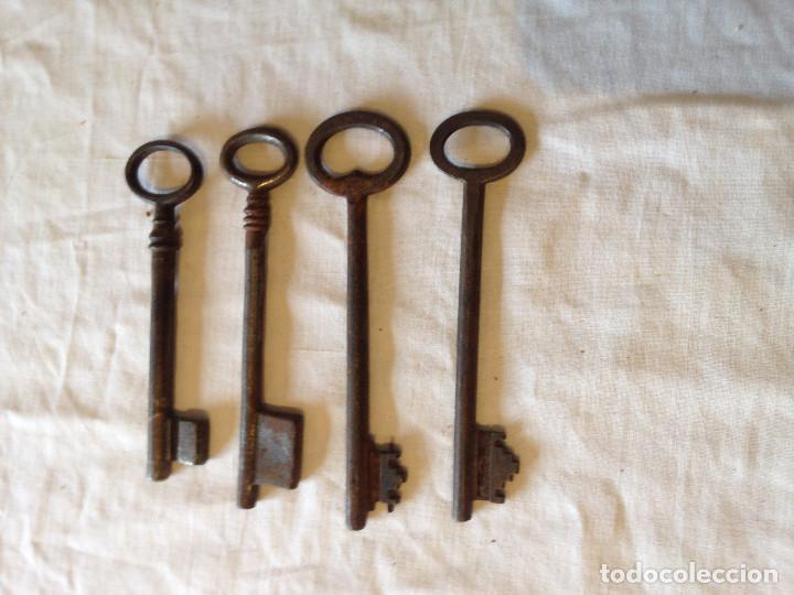 Antig&uuml;edades: SET DE 4 LLAVES - Foto 2