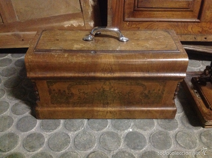 Antig&uuml;edades: M&aacute;quina de coser - Foto 3
