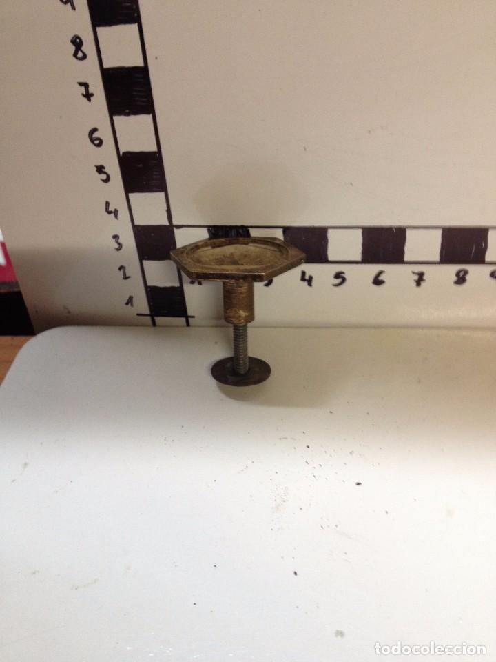 Antig&uuml;edades: TIRADOR EXAGONAL LATON 3 CM. (M) - Foto 2