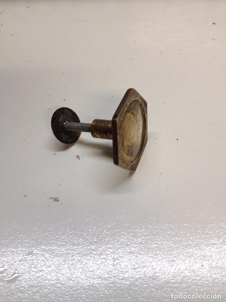 Antig&uuml;edades: TIRADOR EXAGONAL LATON 3 CM. (M) - Foto 3