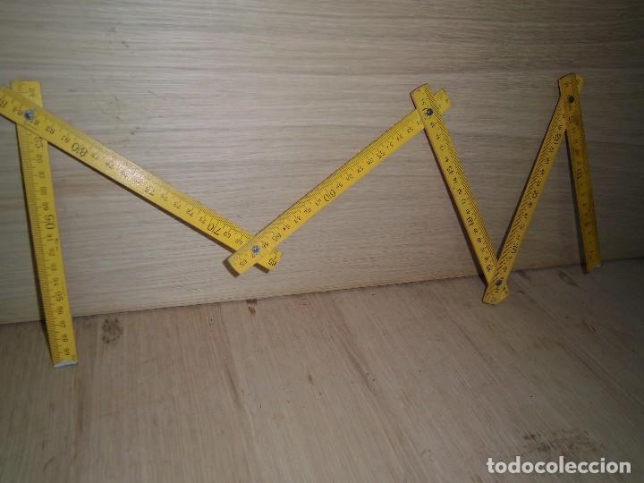 Antig&uuml;edades: antiguo metro de carpintero de madera - Foto 3