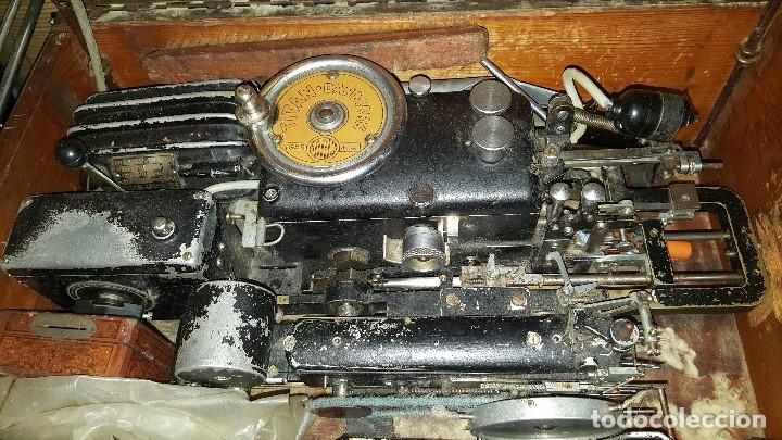 Antig&uuml;edades: TITAN - MAQUINA DE ANUDAR - PRIMER MODELO - 1935 - Foto 1
