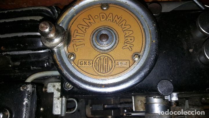 Antig&uuml;edades: TITAN - MAQUINA DE ANUDAR - PRIMER MODELO - 1935 - Foto 2