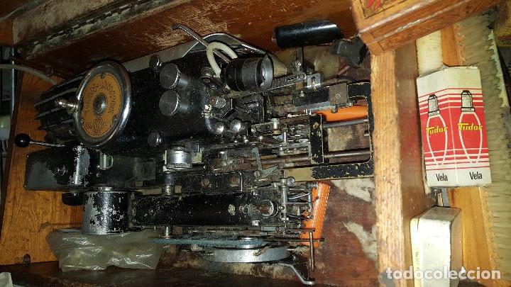 Antig&uuml;edades: TITAN - MAQUINA DE ANUDAR - PRIMER MODELO - 1935 - Foto 4