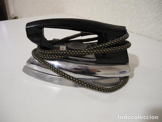 Antig&uuml;edades: Plancha Solac 523A 500w 110/125v - Foto 1