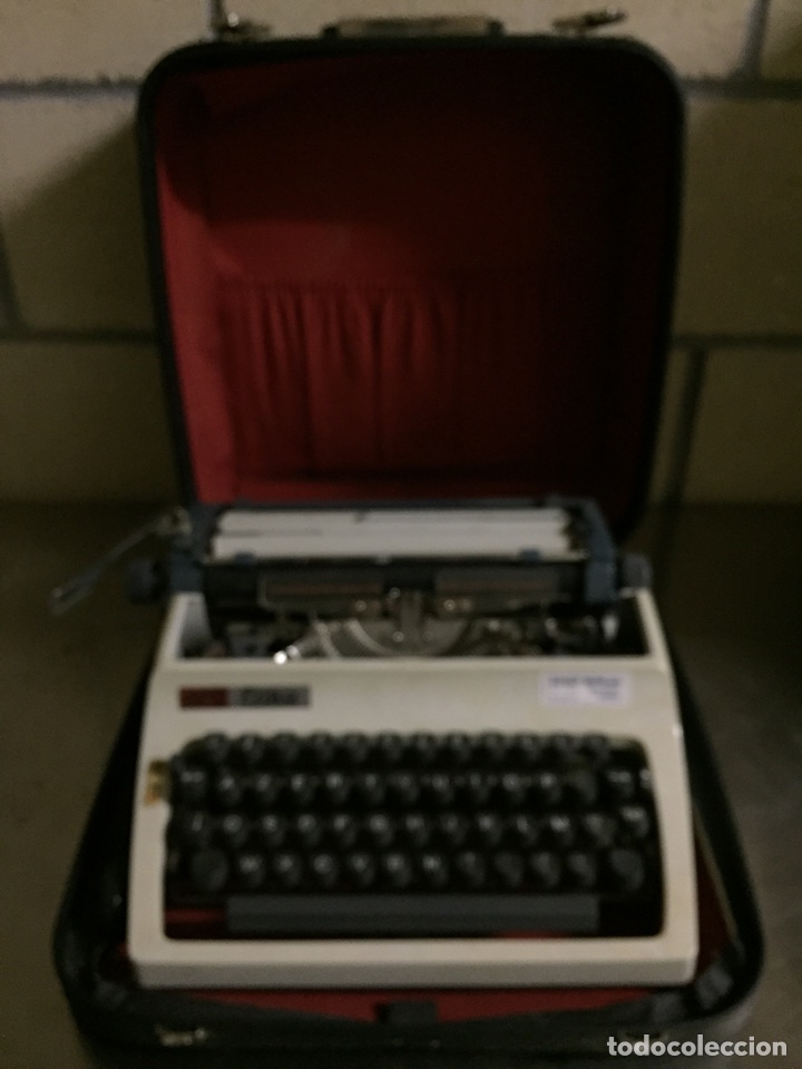 Antig&uuml;edades: M&aacute;quina de escribir Erika - Foto 1