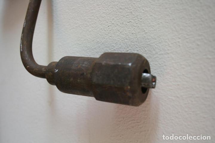Antig&uuml;edades: Taladro manual antiguo con carraca - Foto 2