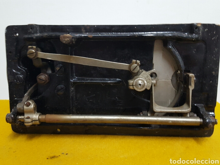 Antig&uuml;edades: Antigua m&aacute;quina de coser. - Foto 7