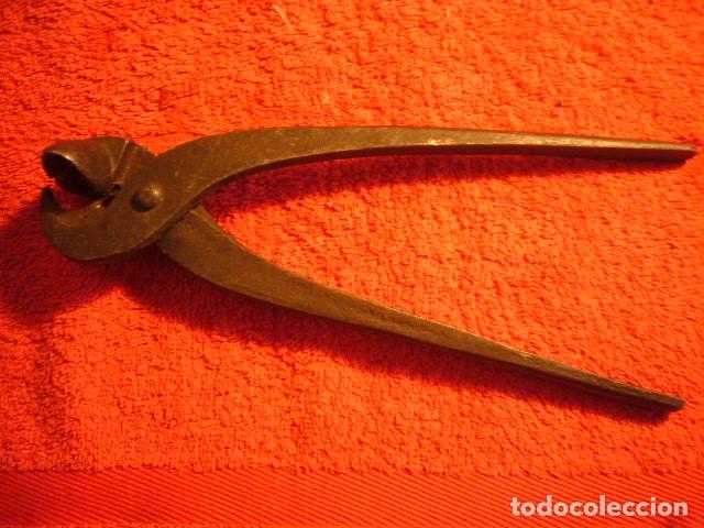 Antig&uuml;edades: ALICATES DE CAZOLETA - Foto 1