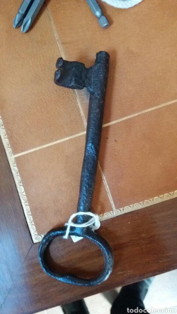 Antig&uuml;edades: Llave S. XVIII - Foto 2