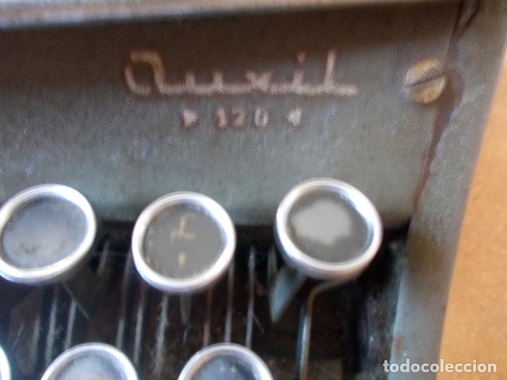 Antig&uuml;edades: Maquina de escribir REGIA - Foto 2