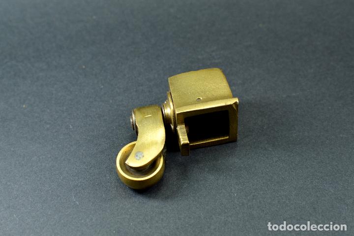 Antig&uuml;edades: RUEDA DE METAL PARA MUEBLE - Foto 3