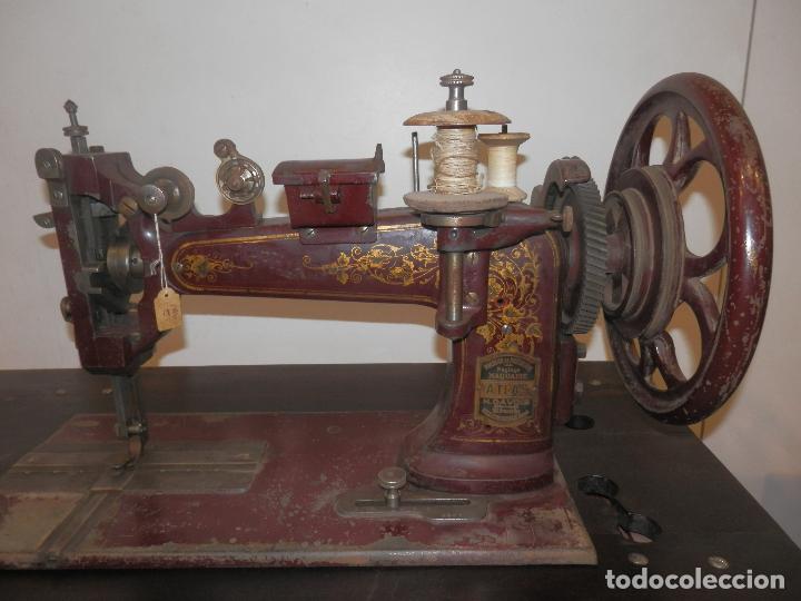 Antig&uuml;edades: M&aacute;quina de coser Atlas - Foto 3