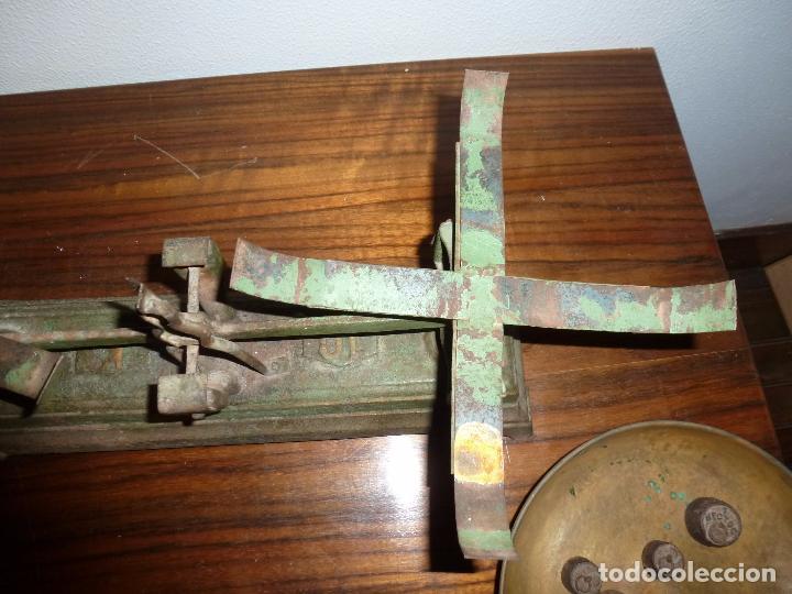 Antig&uuml;edades: BALANZA BASCULA CON PESOS VERDE - Foto 3