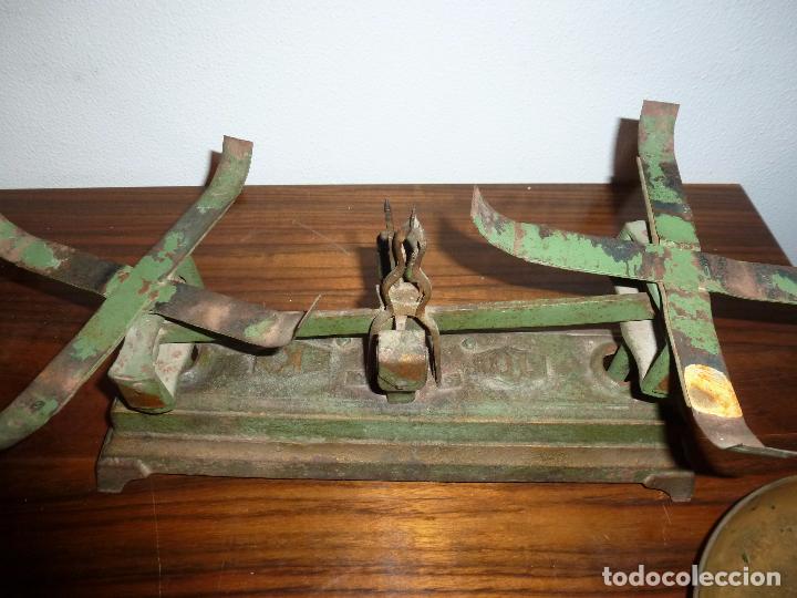 Antig&uuml;edades: BALANZA BASCULA CON PESOS VERDE - Foto 6