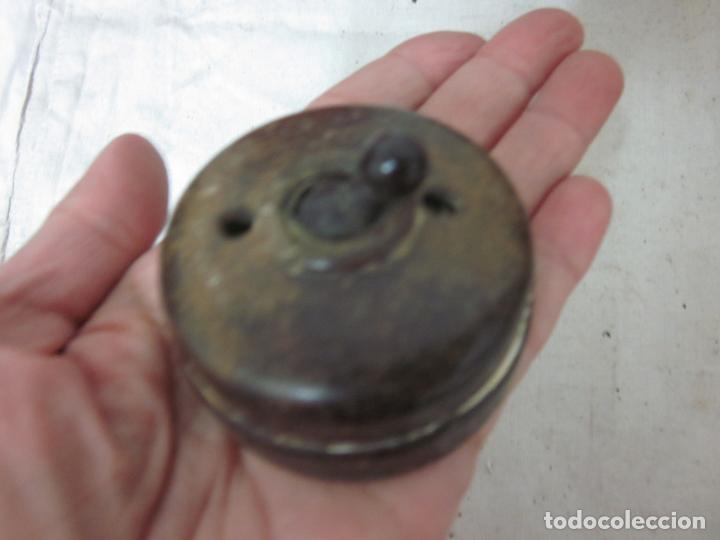 Antig&uuml;edades: Antiguo interruptor de electricidad, luz. Original. - Foto 1