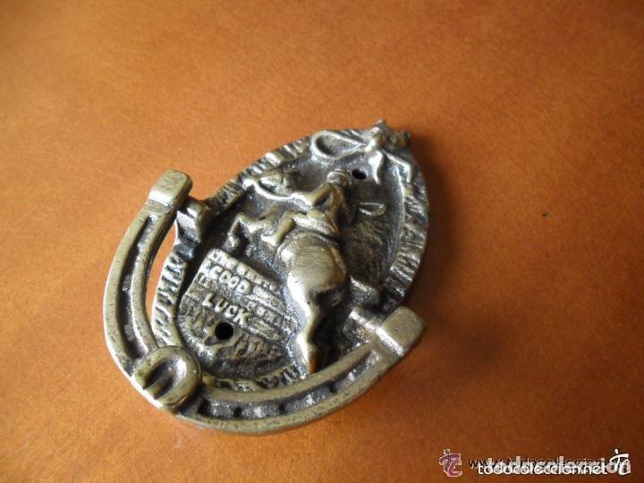 Antig&uuml;edades: ALDABA LLAMADOR EN BRONCE CON JINETE A CABALLO - Foto 2
