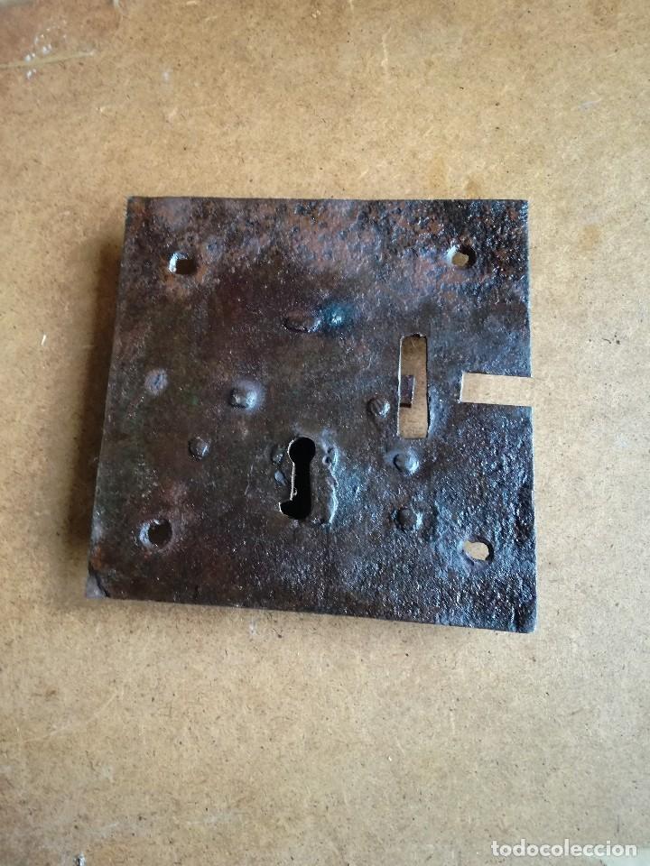 Antig&uuml;edades: CERRADURA CASA RURAL . - Foto 2