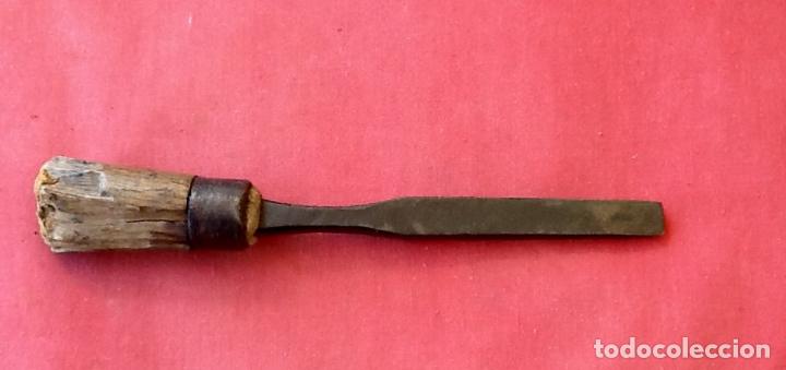 Antig&uuml;edades: FORMON O ESCOPLO. MANGO DE MADERA. . ENVIO INCLUIDO.. - Foto 1