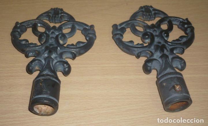 Antig&uuml;edades: 2 Decorativos Terminales de forja. - Foto 2
