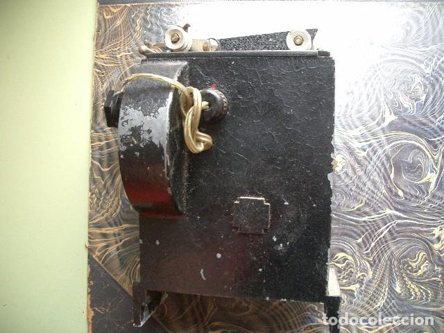 Antig&uuml;edades: Antiguo proyector de cine - Foto 3