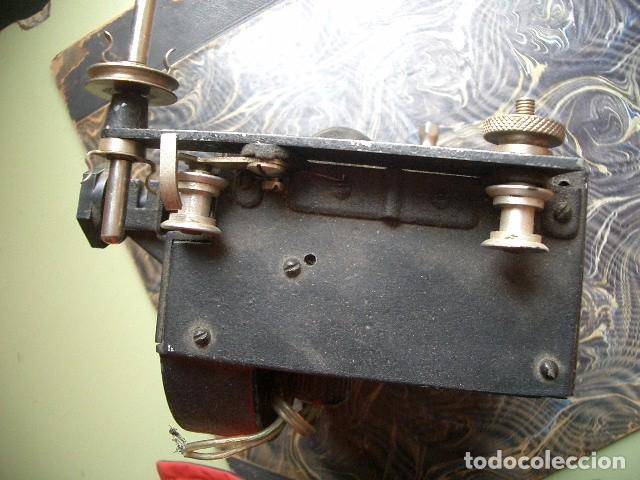 Antig&uuml;edades: Antiguo proyector de cine - Foto 4